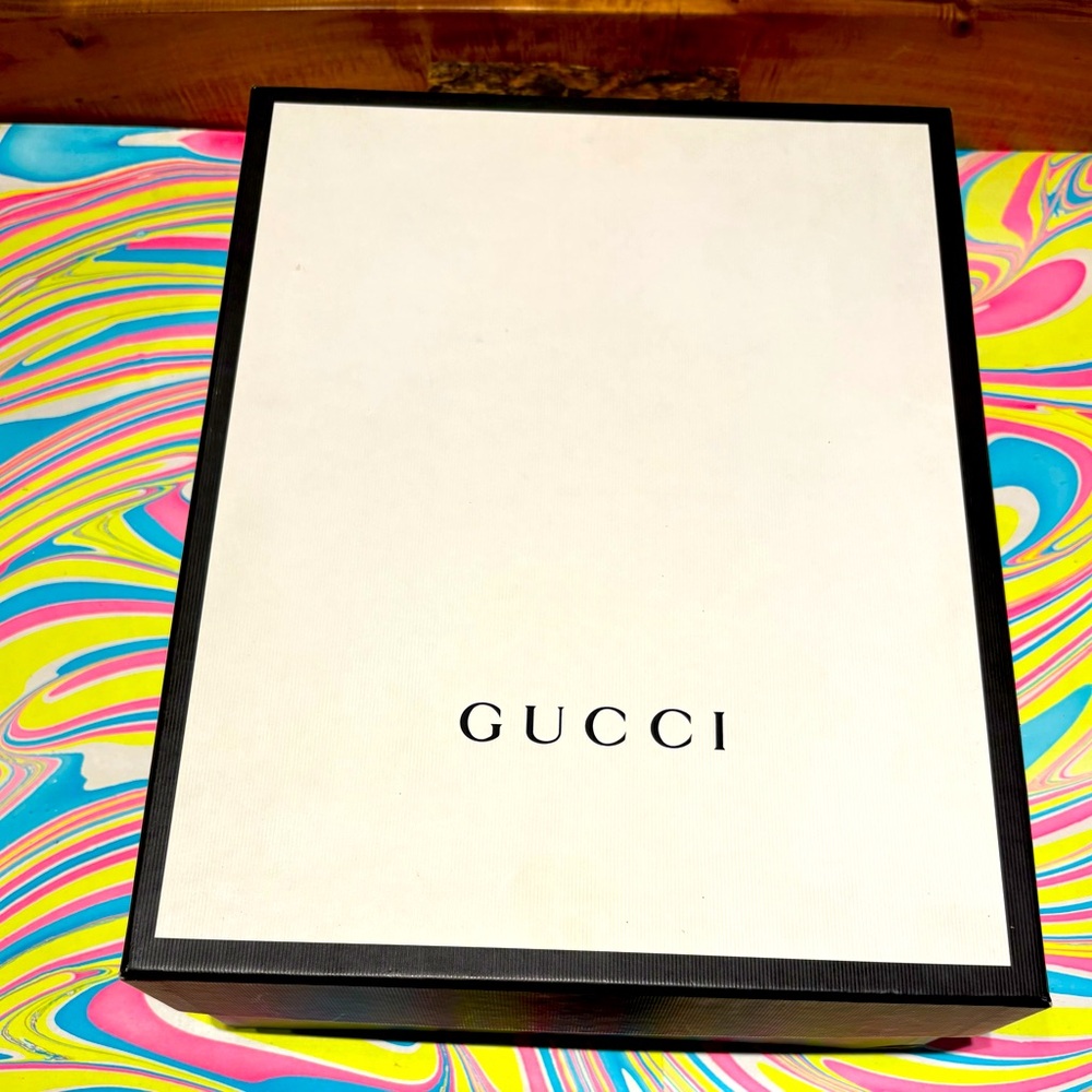 White/black Gucci box